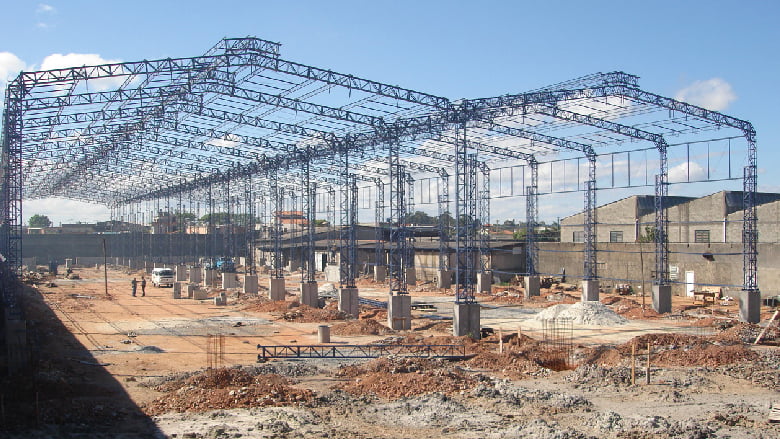 Fábrica em construção